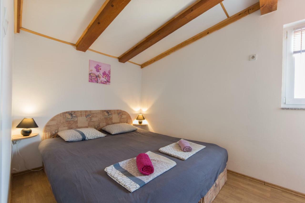 Apartmani Amans Πούλα Εξωτερικό φωτογραφία