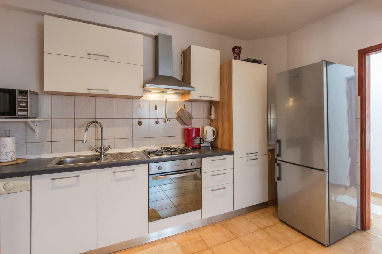 Apartmani Amans Πούλα Εξωτερικό φωτογραφία