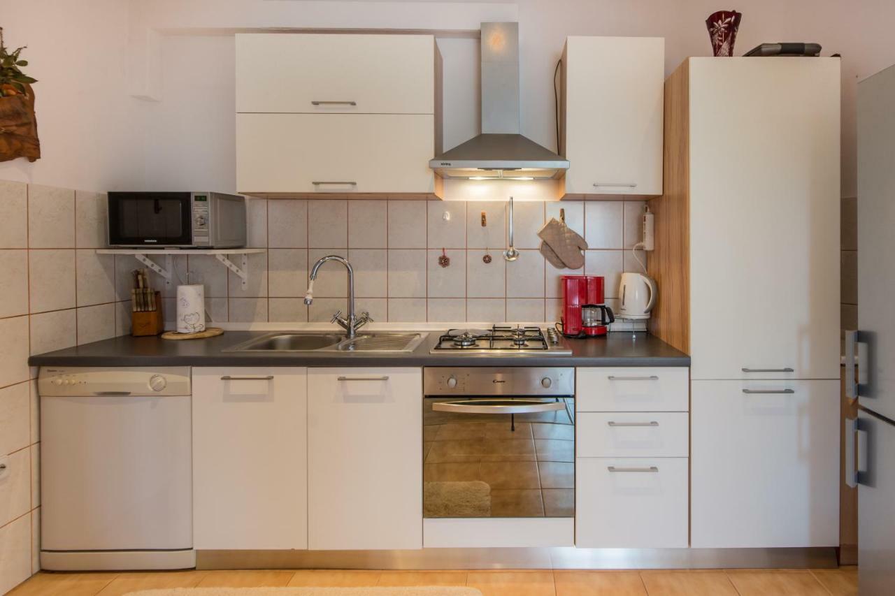 Apartmani Amans Πούλα Εξωτερικό φωτογραφία